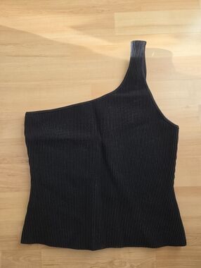 Aritzia Sculpt One-Shoulder Top